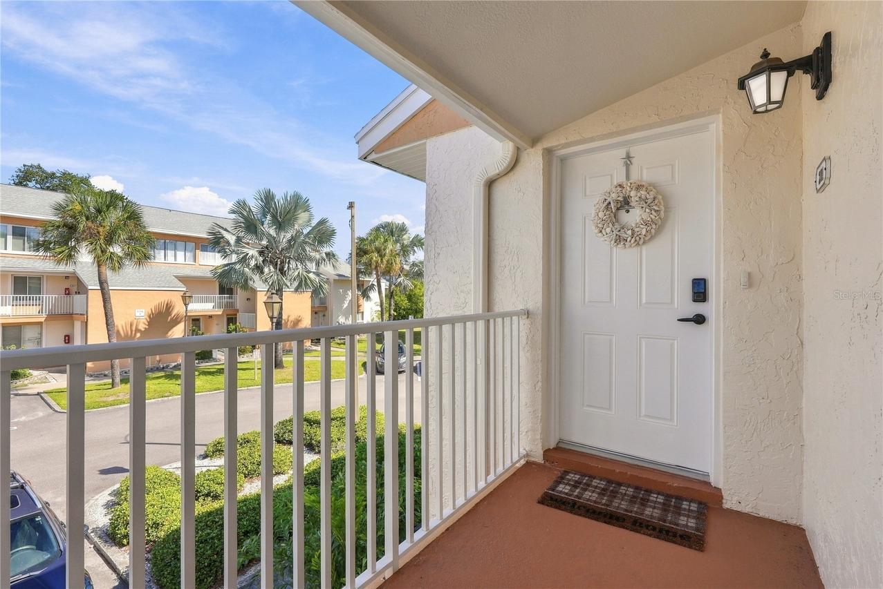 690 99th Ave. #201, St Petersburg, FL 33702