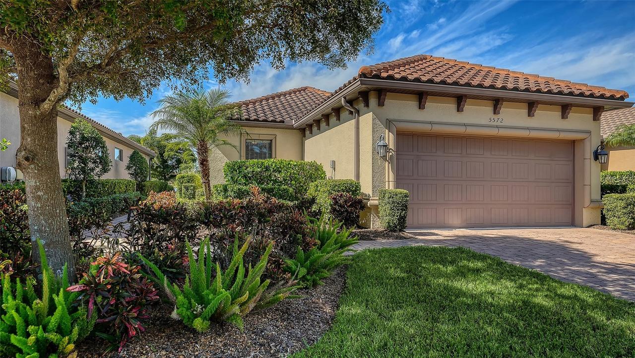 5572 Sentiero Dr., Nokomis, FL 34275