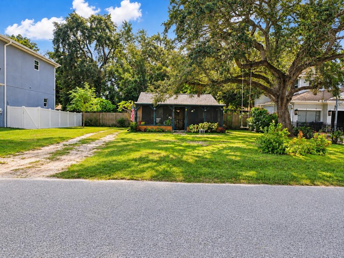 3707 W Bay Ave., Tampa, FL 33611