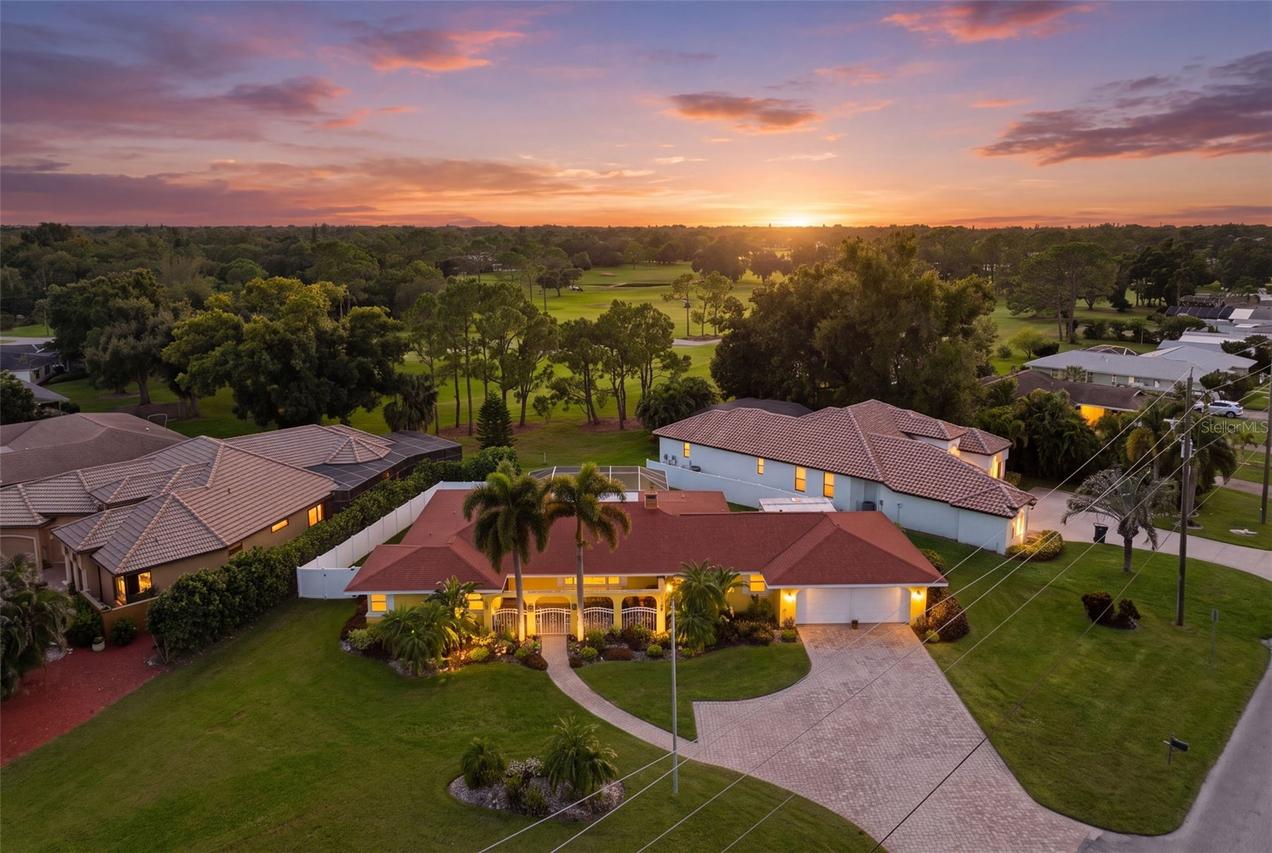844 Magellan Dr., Sarasota, FL 34243