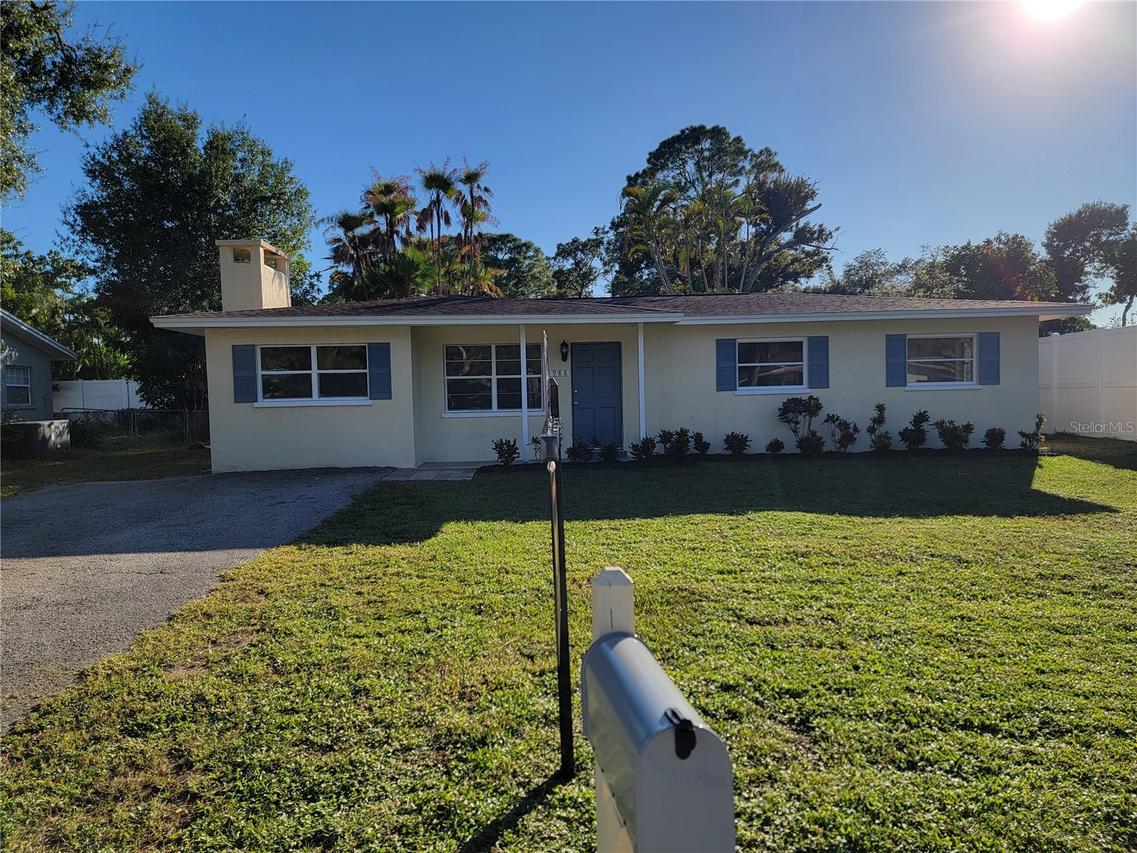 3988 Berkshire Dr., Sarasota, FL 34241