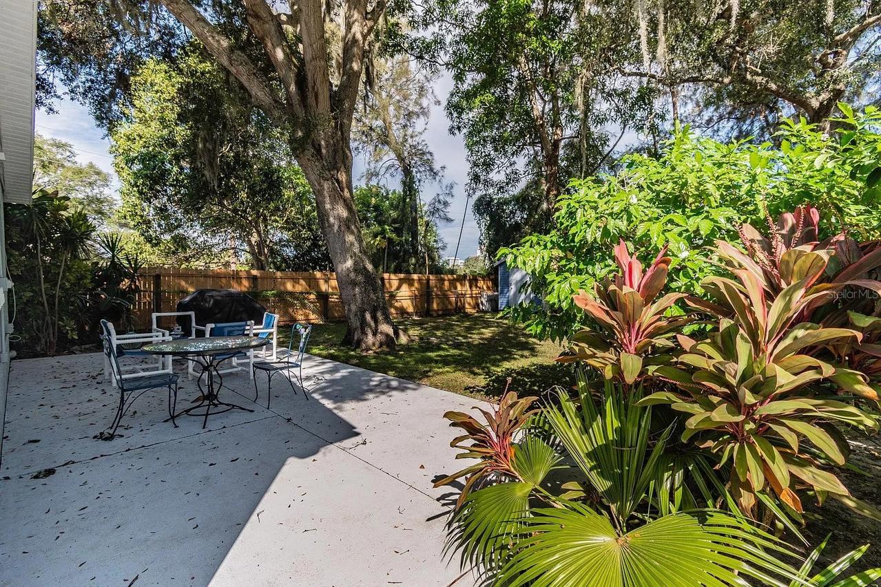 2211 Novus St., Sarasota, FL 34237