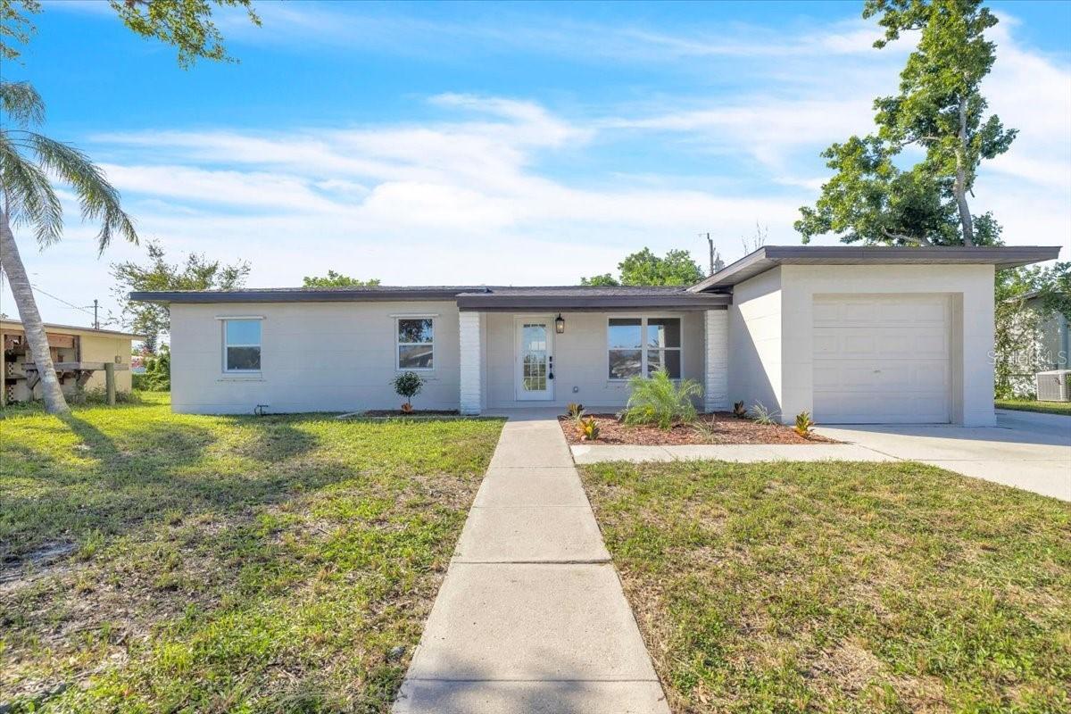 400 Dalton Blvd., Port Charlotte, FL 33952