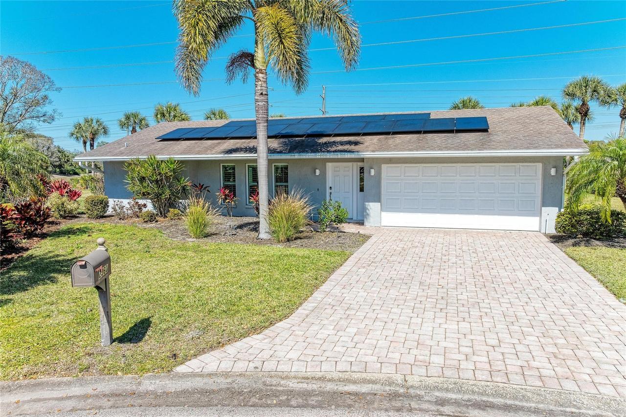 2360 Arborfield Ln., Sarasota, FL 34235