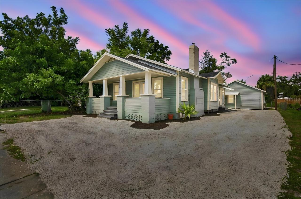 2230 9th Ave., Bradenton, FL 34205
