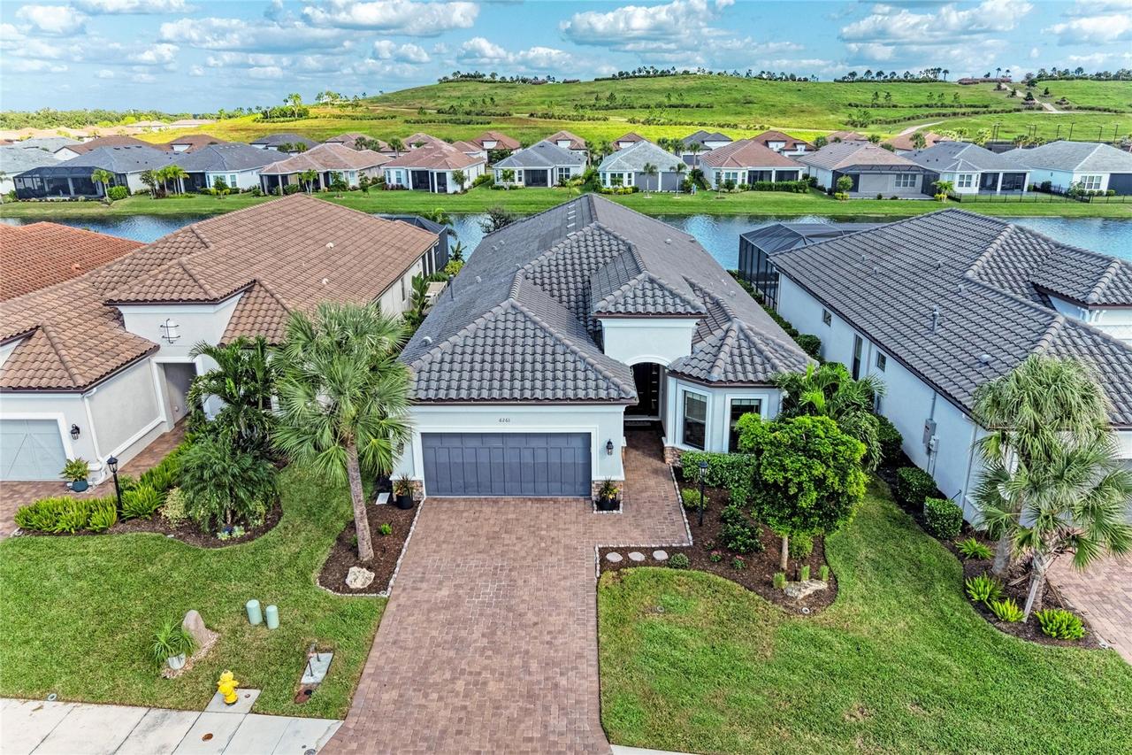6261 Mesa Glen, Bradenton, FL 34203