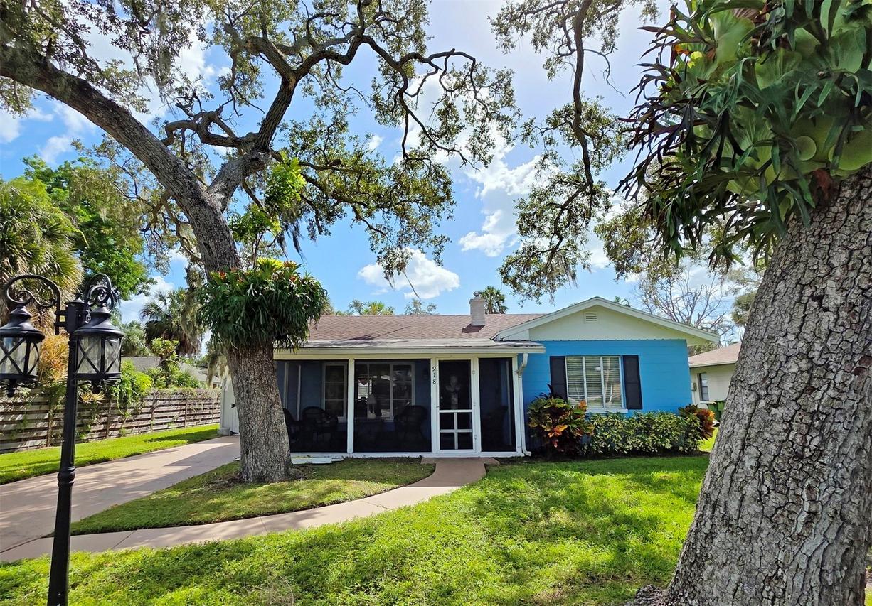 918 Indiana Ln., Sarasota, FL 34234