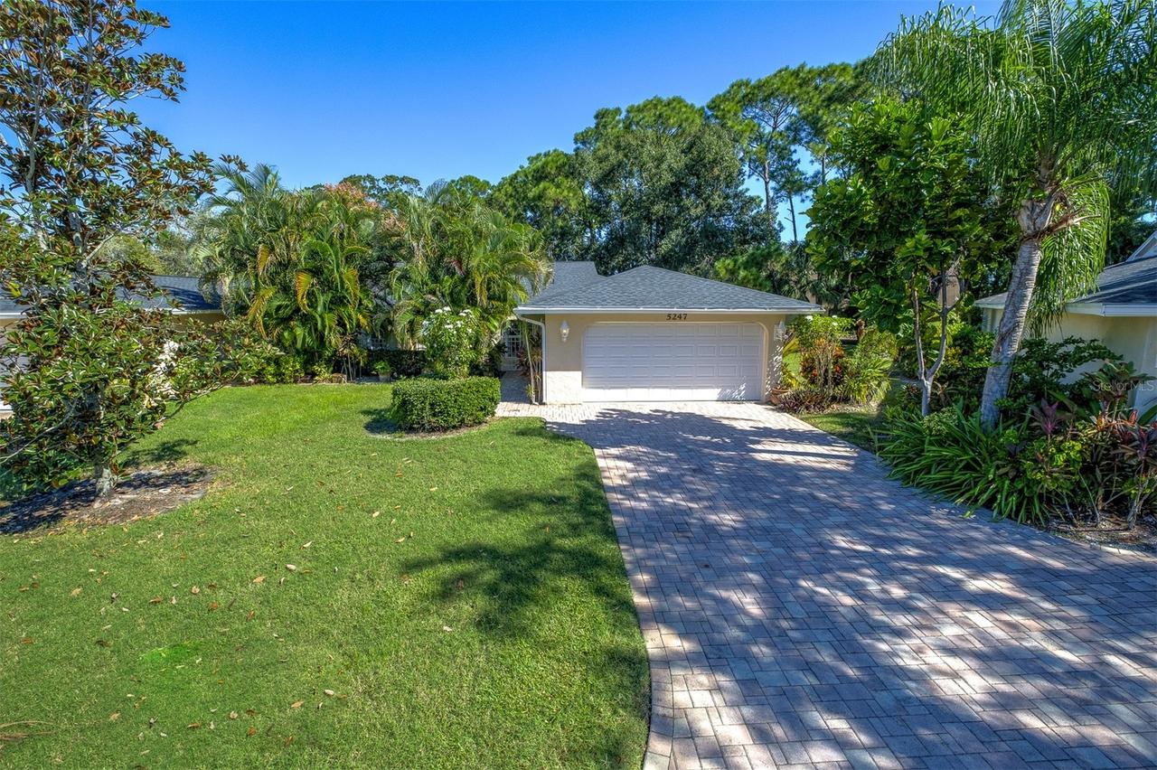 5247 Villa Majorca Ct. #27, Sarasota, FL 34235