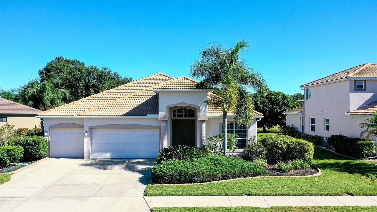 1595 Pinyon Pine Dr., Sarasota, FL 34240