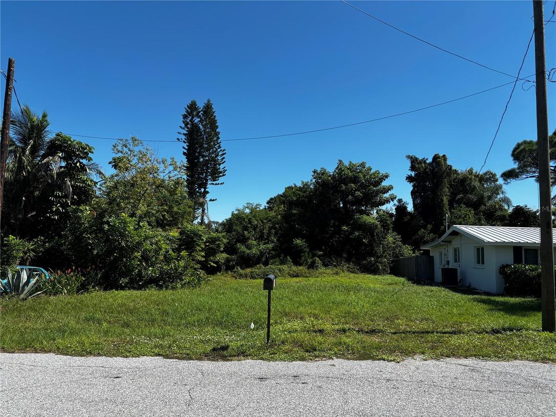 114 Ravenna St., Nokomis, FL 34275