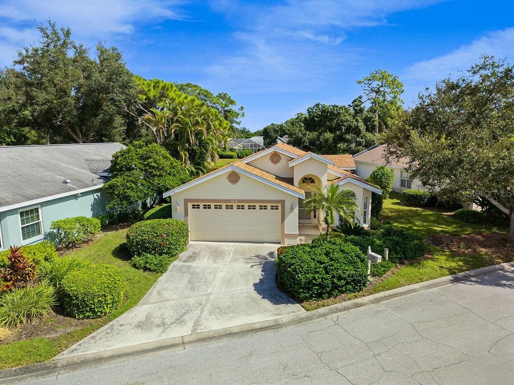 7321 Eleanor Cir., Sarasota, FL 34243