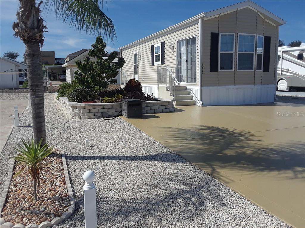 1039 Center Crest Blvd., Davenport, FL 33837