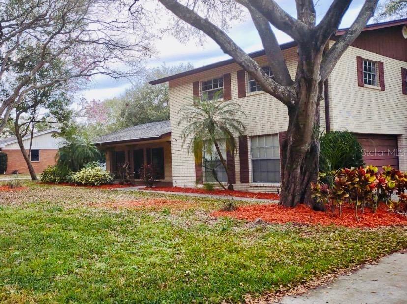 904 Woodmont Ln., Lakeland, FL 33813