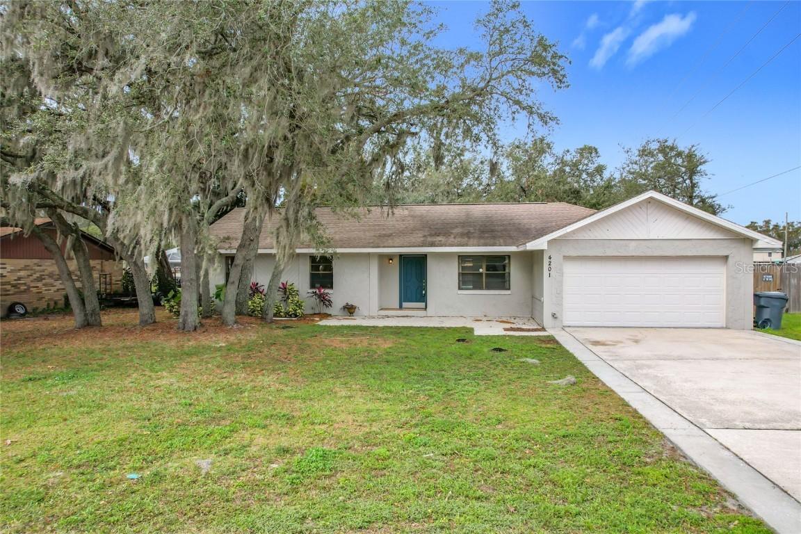 4201 Shadow Wood Dr., Winter Haven, FL 33880