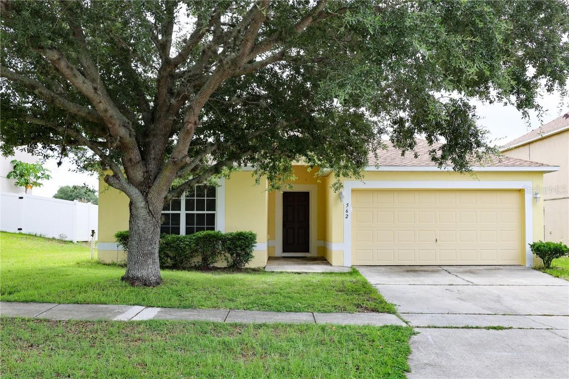 562 Stonewall Ave., Haines City, FL 33844