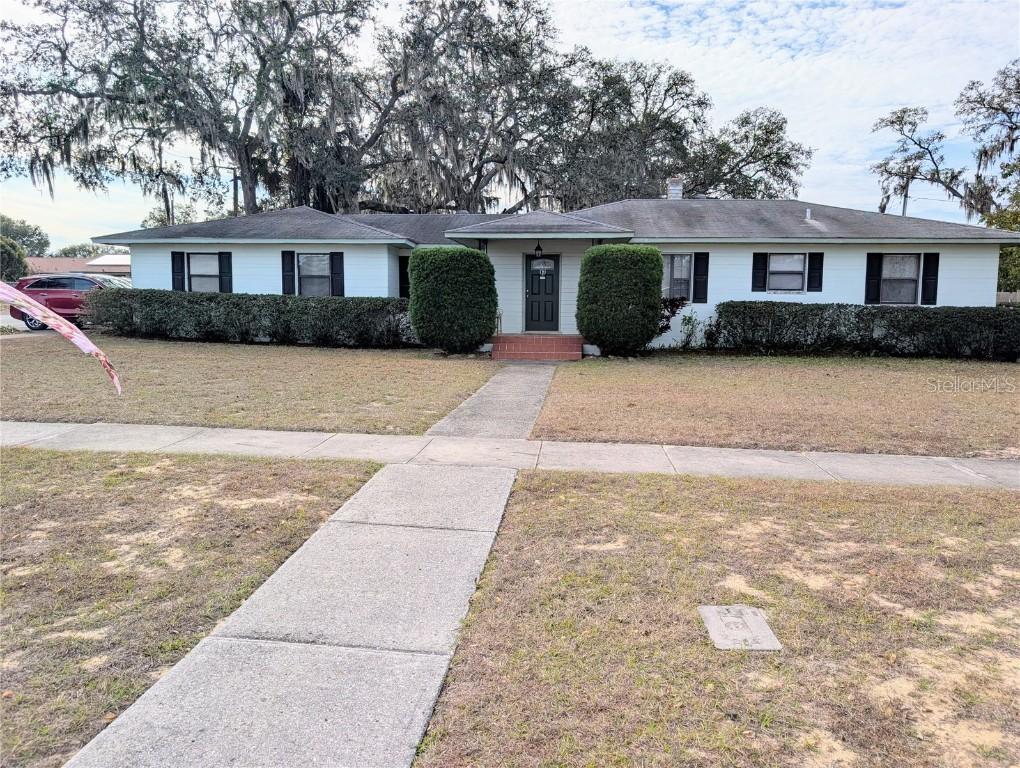 17 E Bay St., Davenport, FL 33837