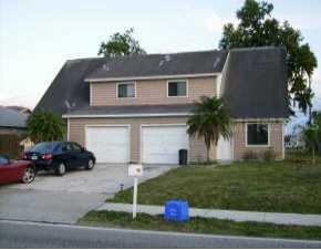 1013 Country Club Blvd, Cape Coral, FL 33990