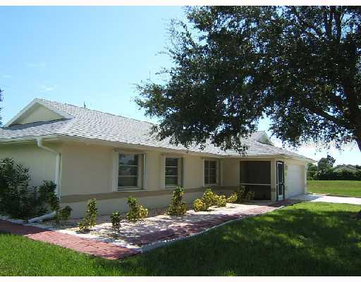 25422 Estrada Cir., Punta Gorda, FL 33955