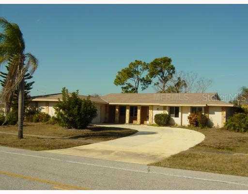 2273 Beacon Dr., Port Charlotte, FL 33952