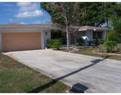1281 Kensington St., Port Charlotte, FL 33952