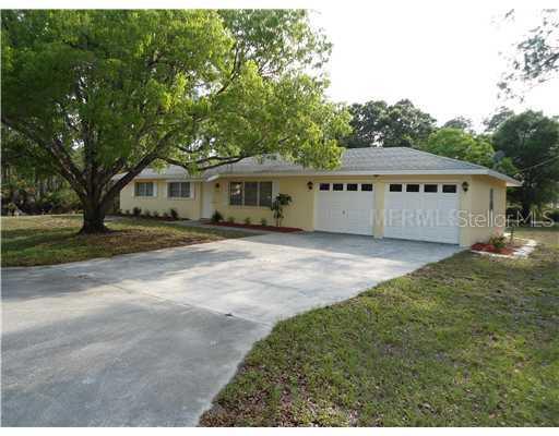 905 Wellington Ave., Lehigh Acres, FL 33972