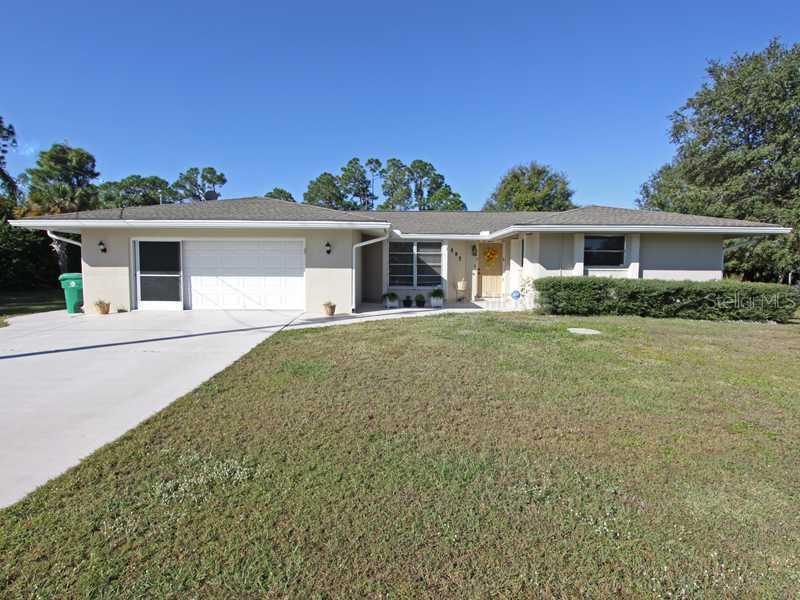 495 Kensington St., Port Charlotte, FL 33954