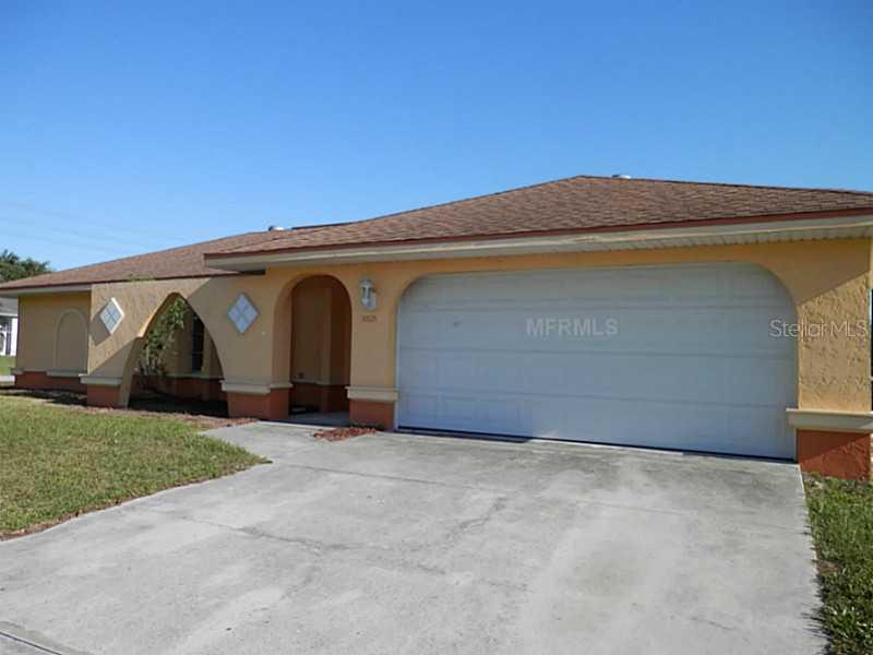 10523 Carnegie Ave., Englewood, FL 34224