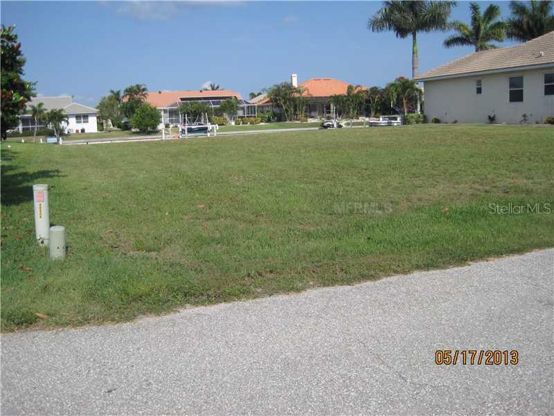 525 Eleuthera Dr., Punta Gorda, FL 33950