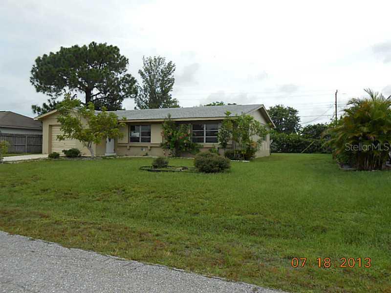 2461 Ivanhoe St., Port Charlotte, FL 33952