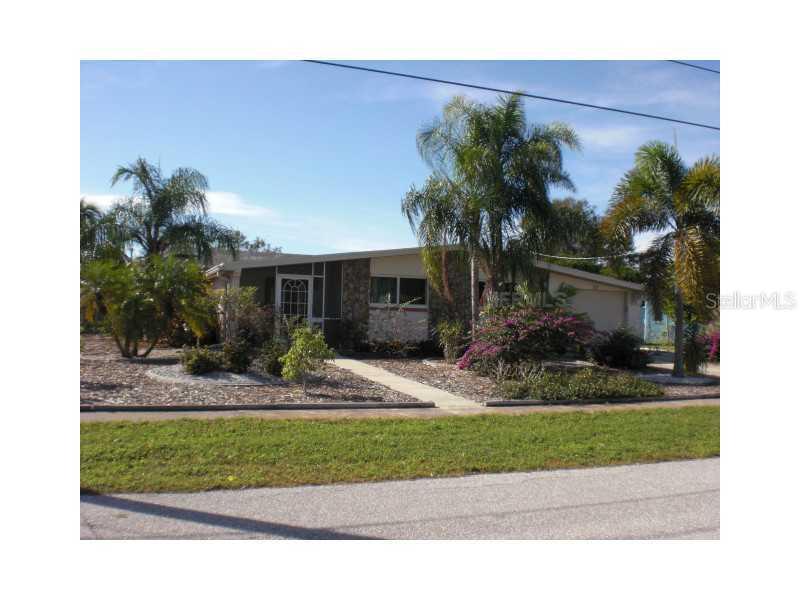 711 Sharon Cir., Port Charlotte, FL 33952