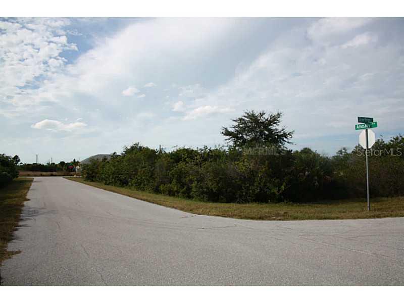 10081 Greetings St., Port Charlotte, FL 33981