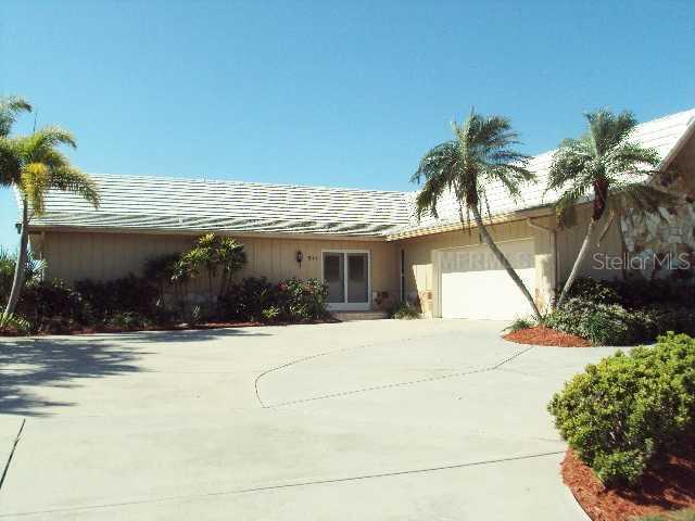 911 W Henry St., Punta Gorda, FL 33950