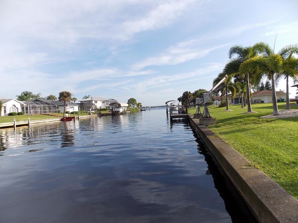 2515 Dixon Ter., Port Charlotte, FL 33981