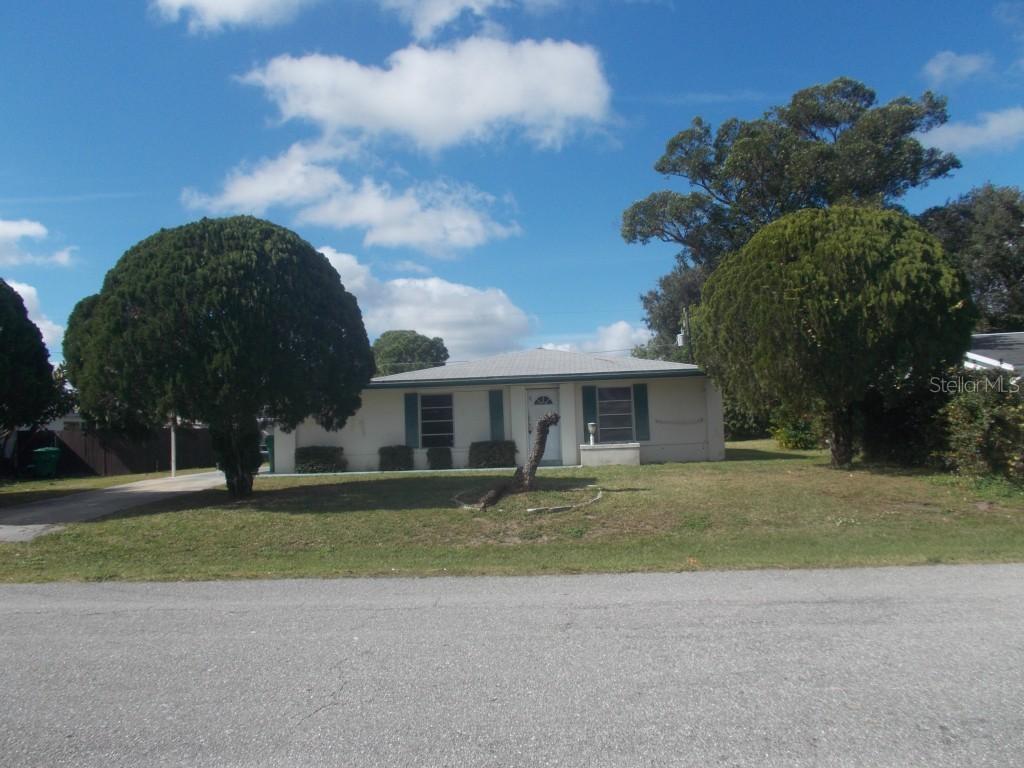 2115 Hanson St., Port Charlotte, FL 33952