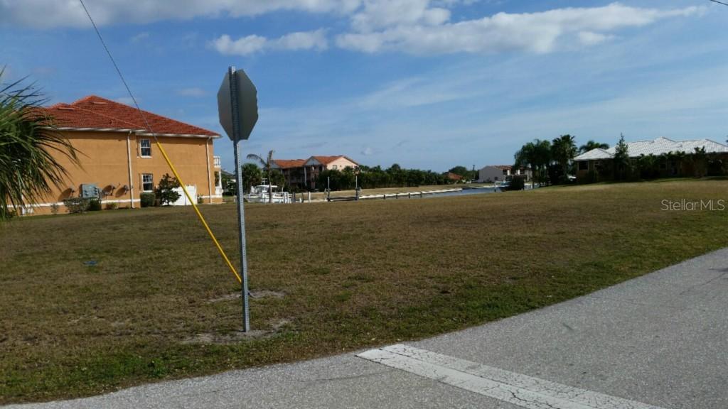 825 Via Tripoli, Punta Gorda, FL 33950