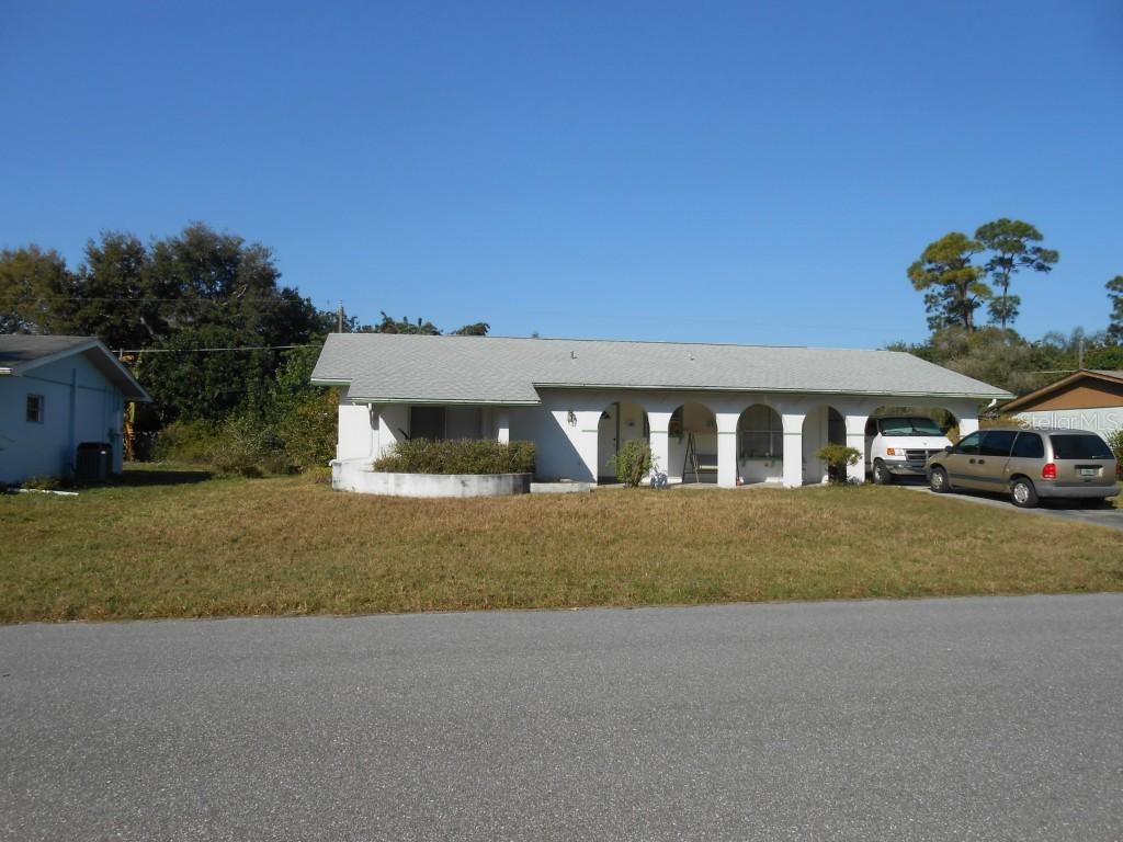 756 Phyllis St., Port Charlotte, FL 33948