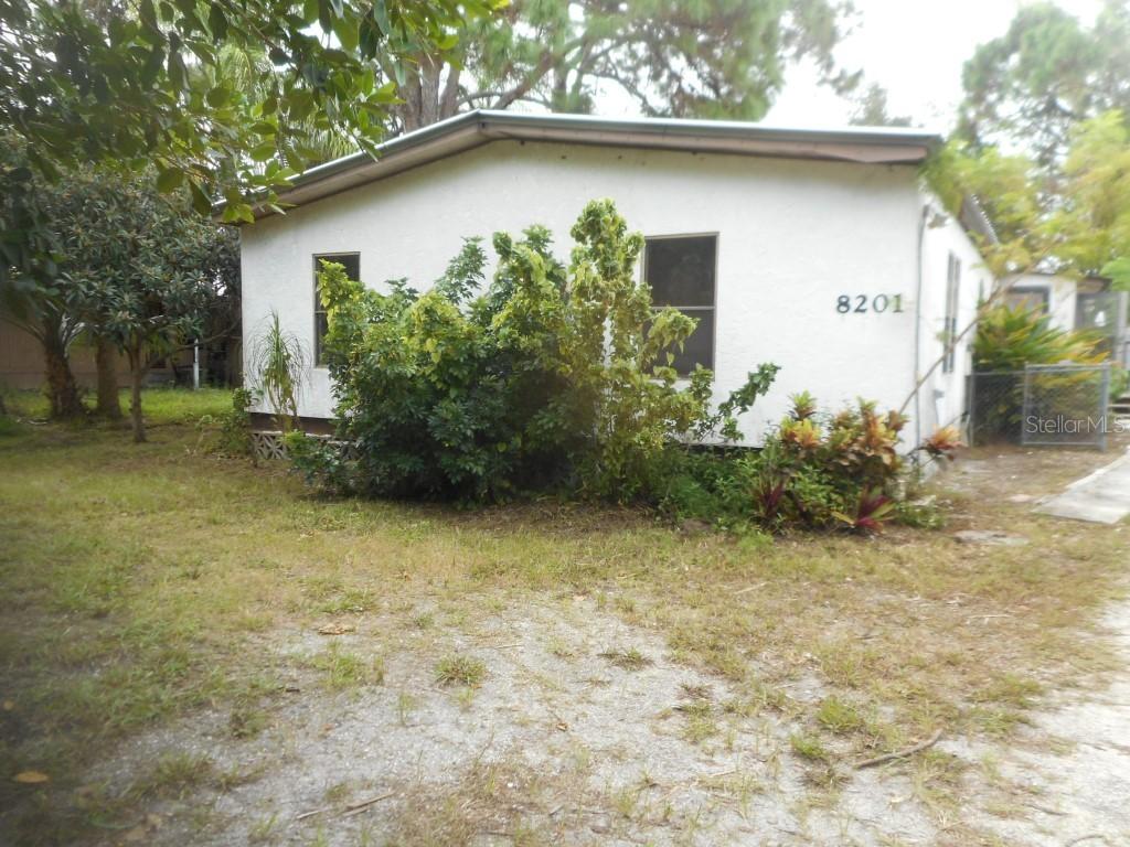 8201 Pinetree Ln., Englewood, FL 34224