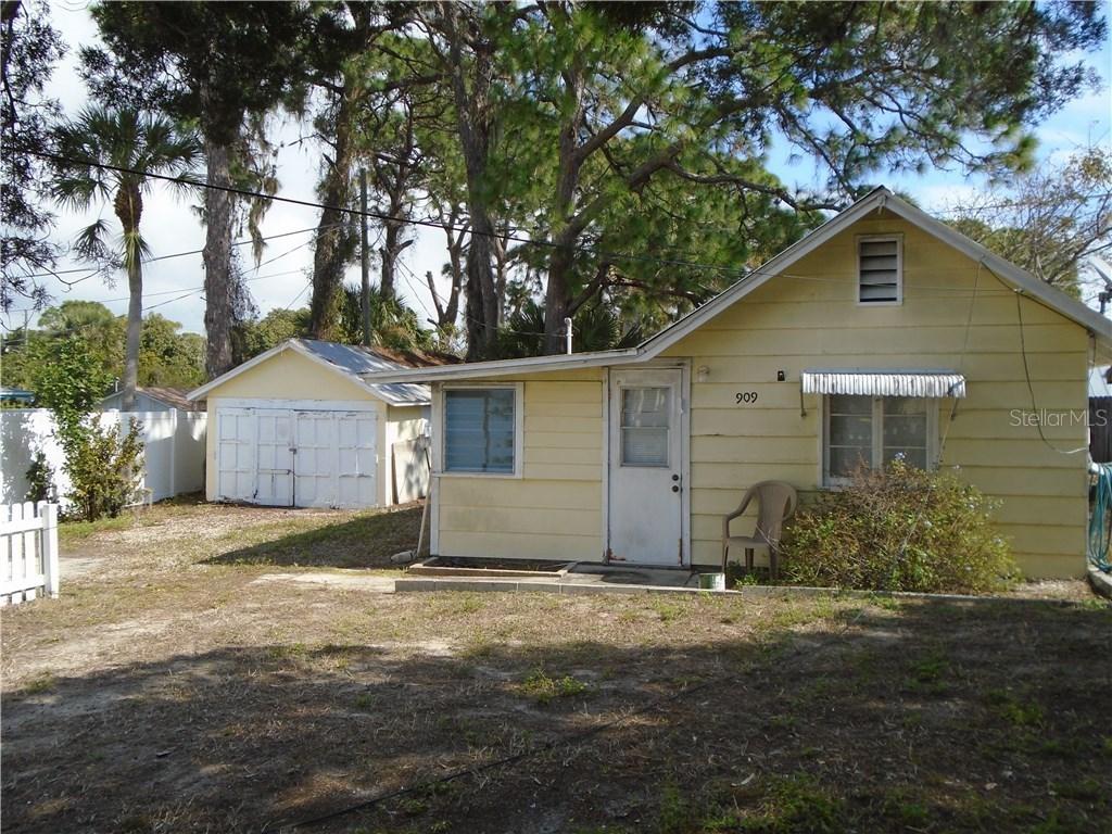 909 S Broadway, Englewood, FL 34223