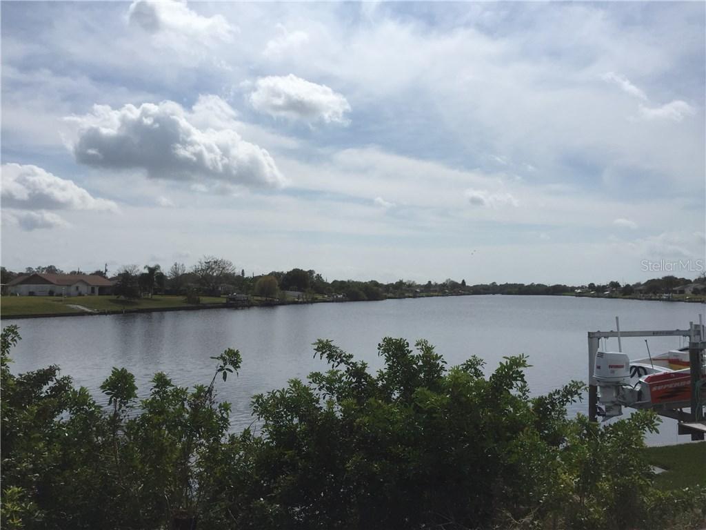 729 NW Crestview Cir., Port Charlotte, FL 33948