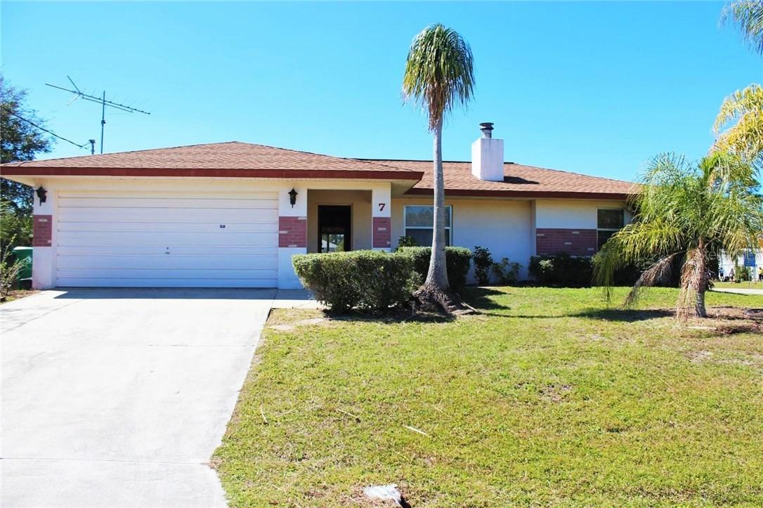 7 Ramblewood St., Port Charlotte, FL 33953
