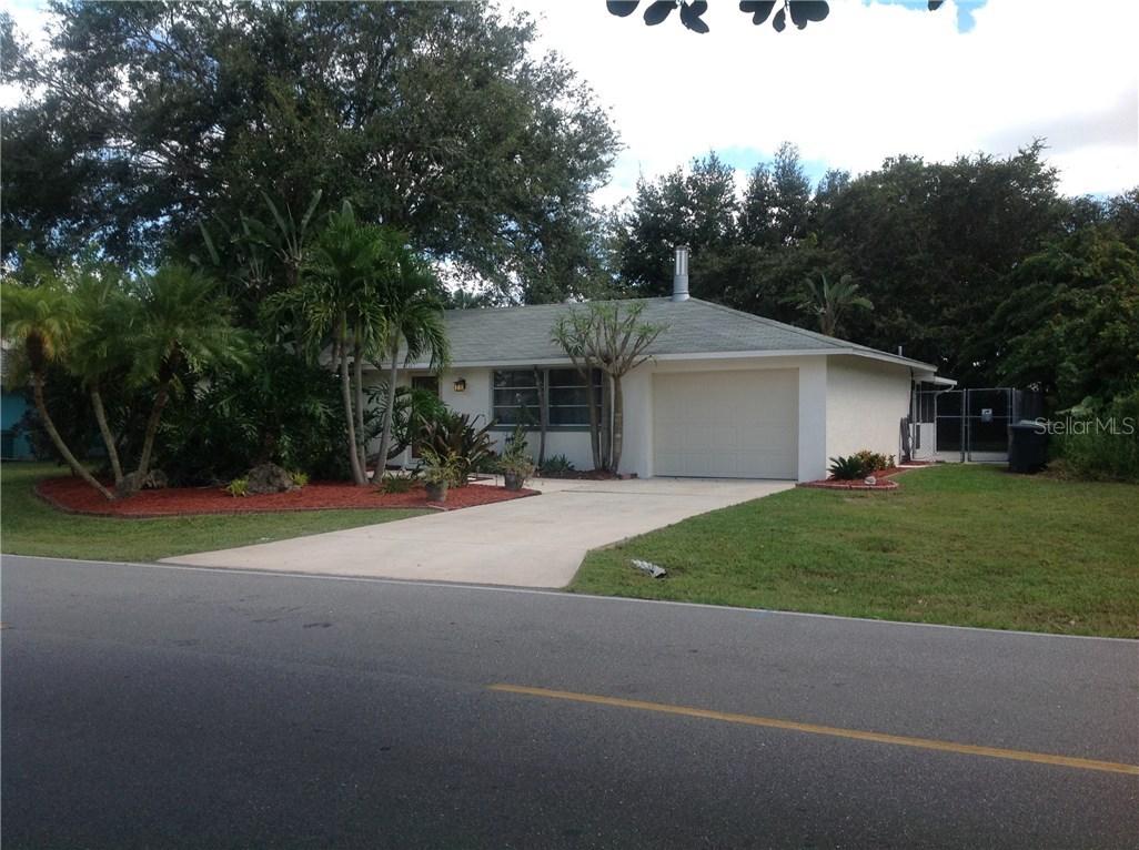 2098 Dewitt St., Port Charlotte, FL 33952