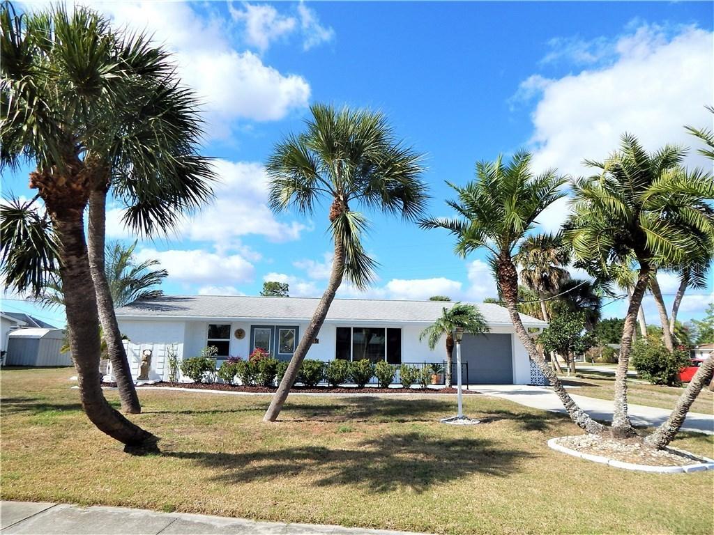 2433 Beacon Dr., Port Charlotte, FL 33952