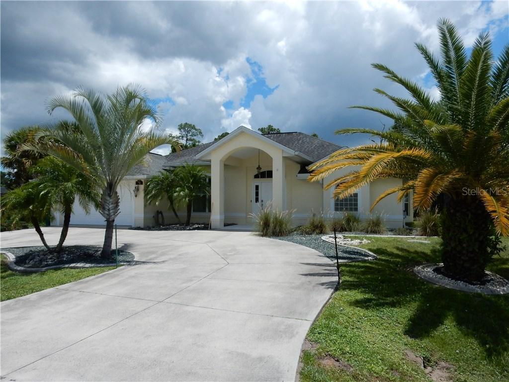 530 Kensington St., Port Charlotte, FL 33954