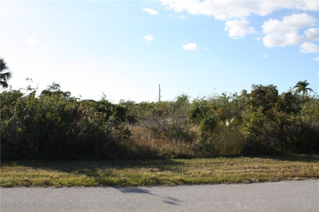 8315 Tracy Cir., Port Charlotte, FL 33981