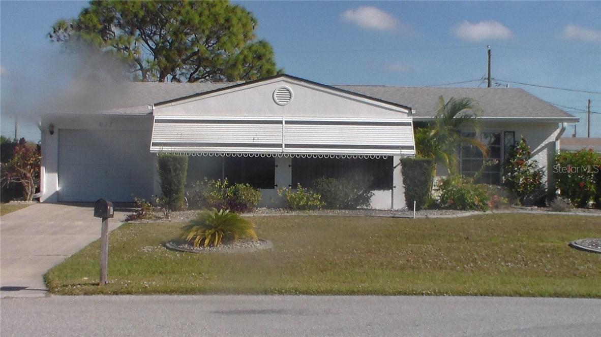 637 Riviera Ln., Port Charlotte, FL 33948