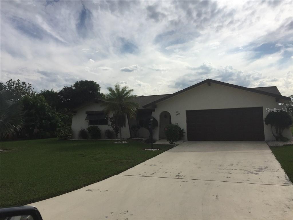 512 Parkside St., Lehigh Acres, FL 33936