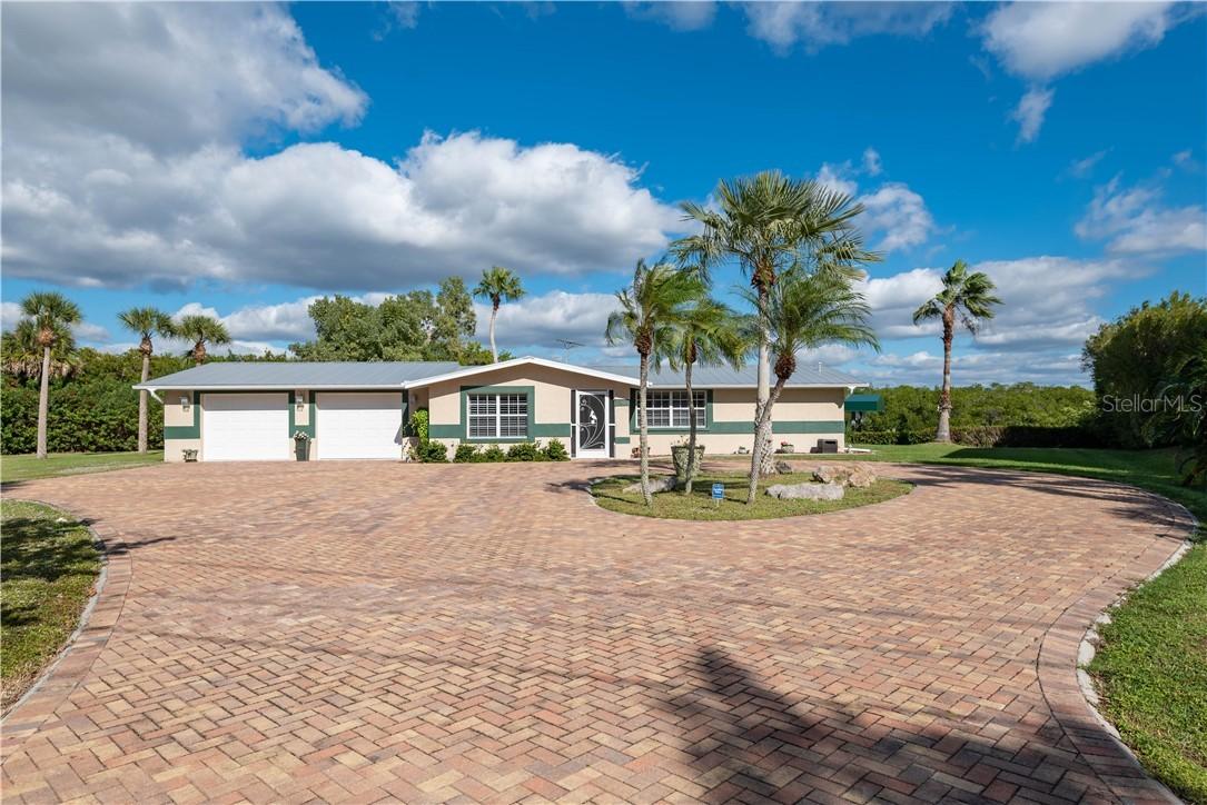 90 Crestview Dr., Englewood, FL 34223