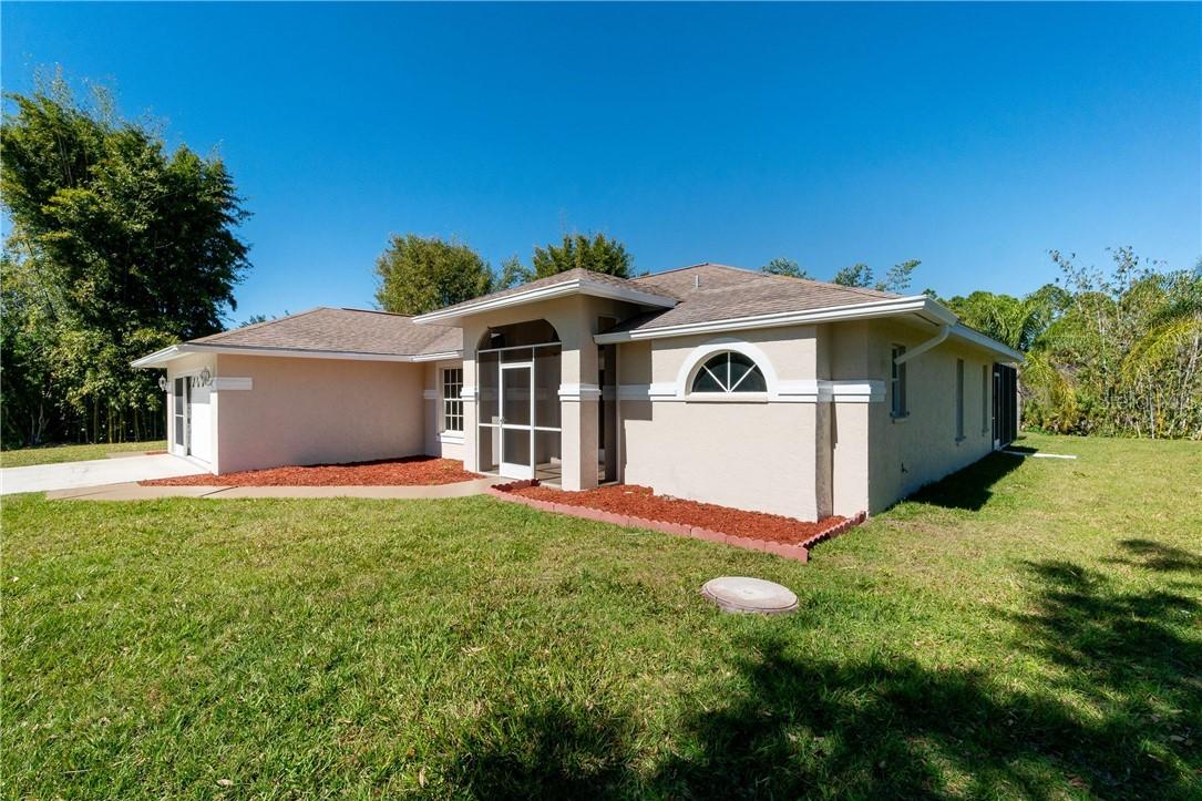 10502 Euston Ave., Englewood, FL 34224