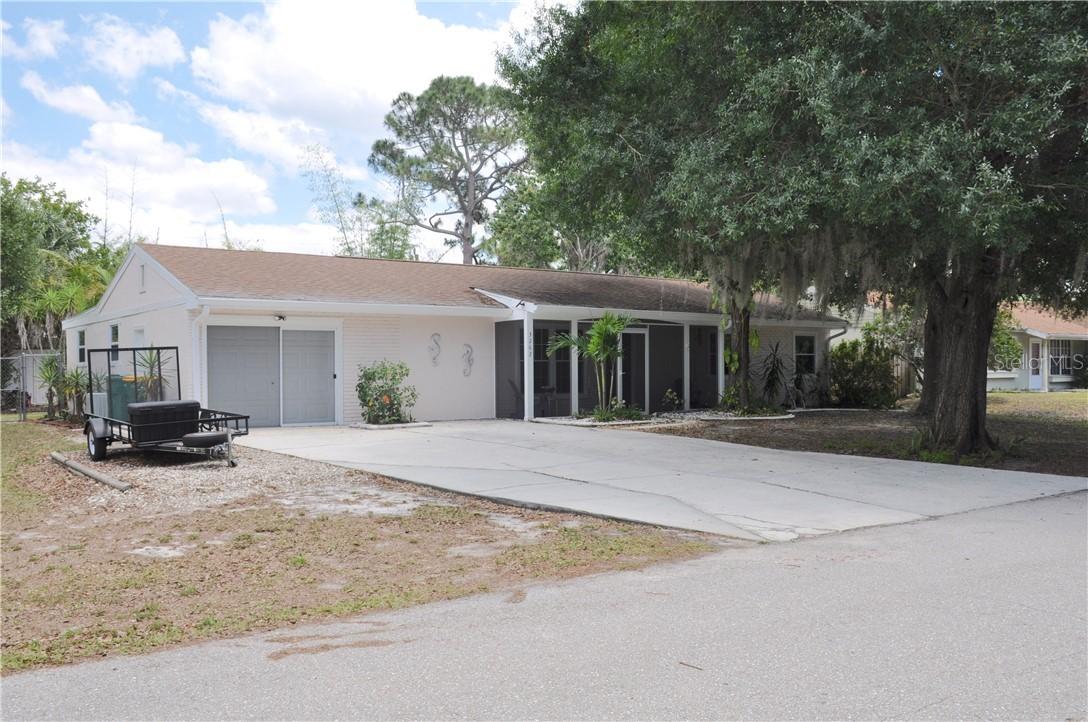 3262 Manhattan St., Port Charlotte, FL 33952