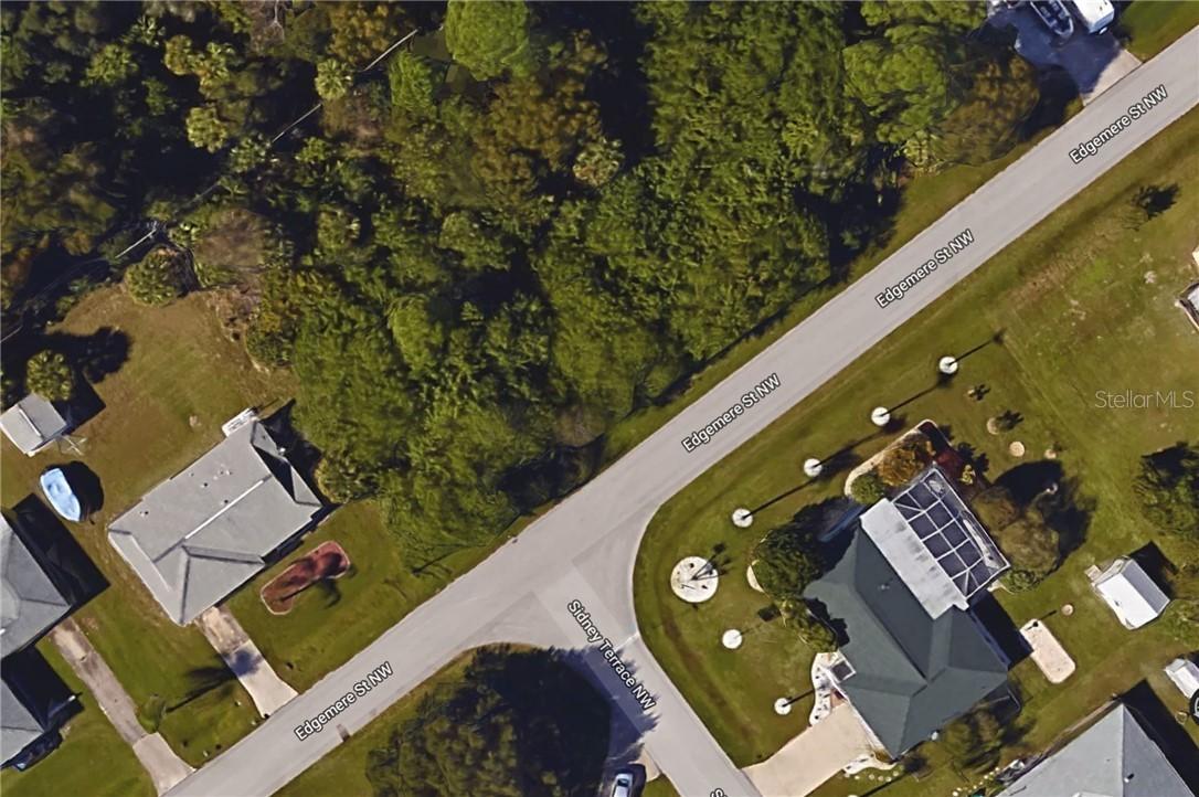 719 Edgemere St., Port Charlotte, FL 33948